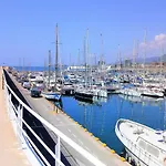 Antonia Villa *